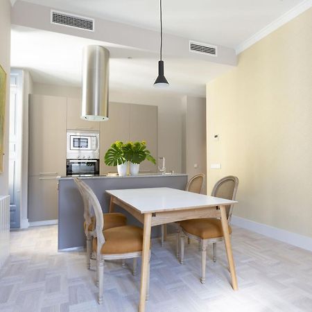 Precioso Apt En La Plaza De La Paja Latina Мадрид Екстериор снимка