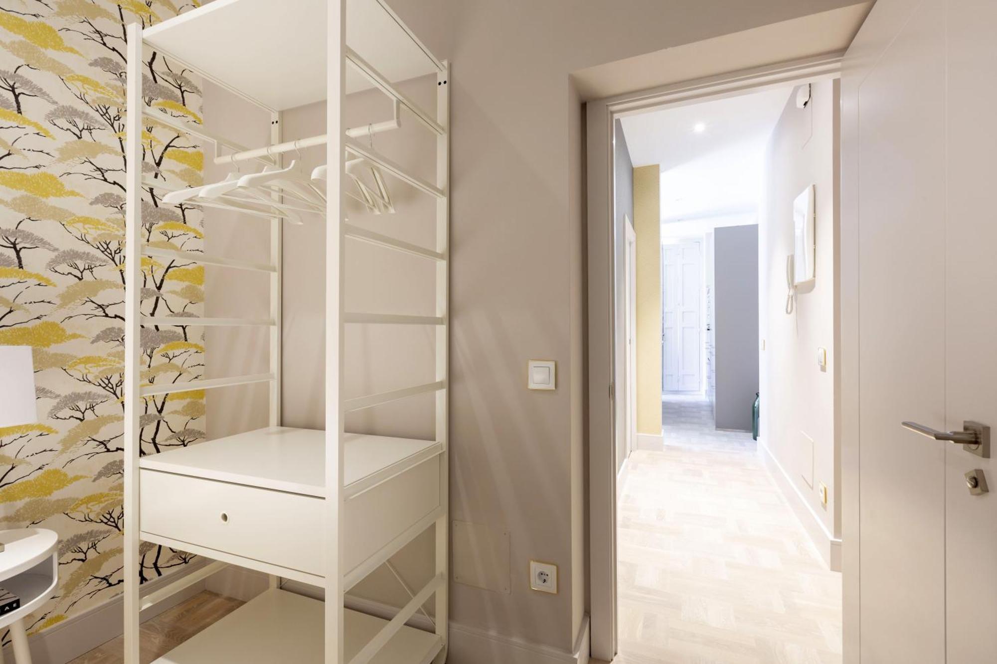 Precioso Apt En La Plaza De La Paja Latina Мадрид Екстериор снимка