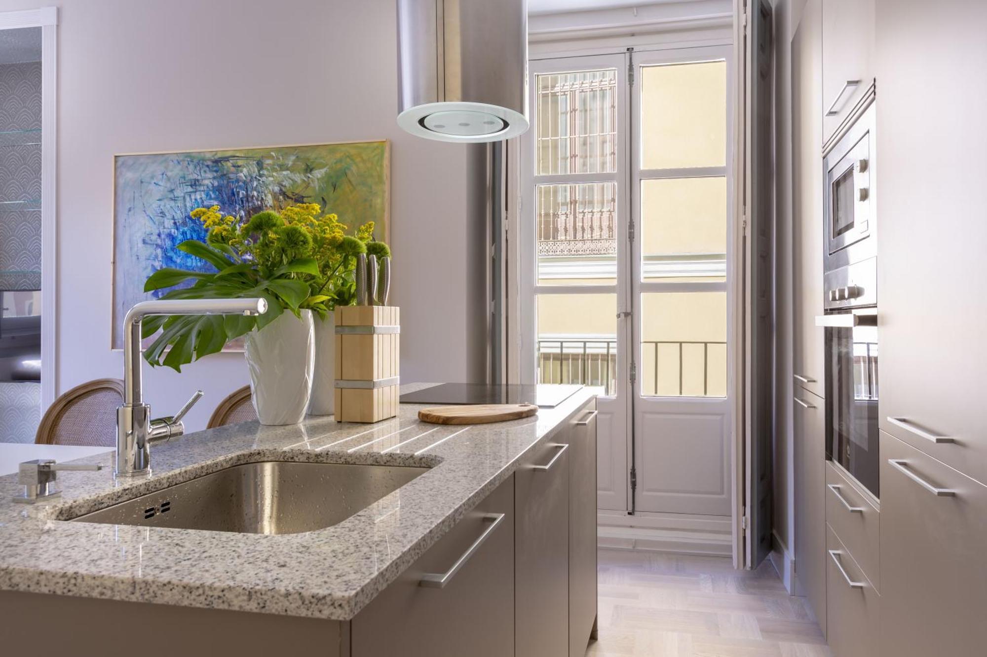 Precioso Apt En La Plaza De La Paja Latina Мадрид Екстериор снимка
