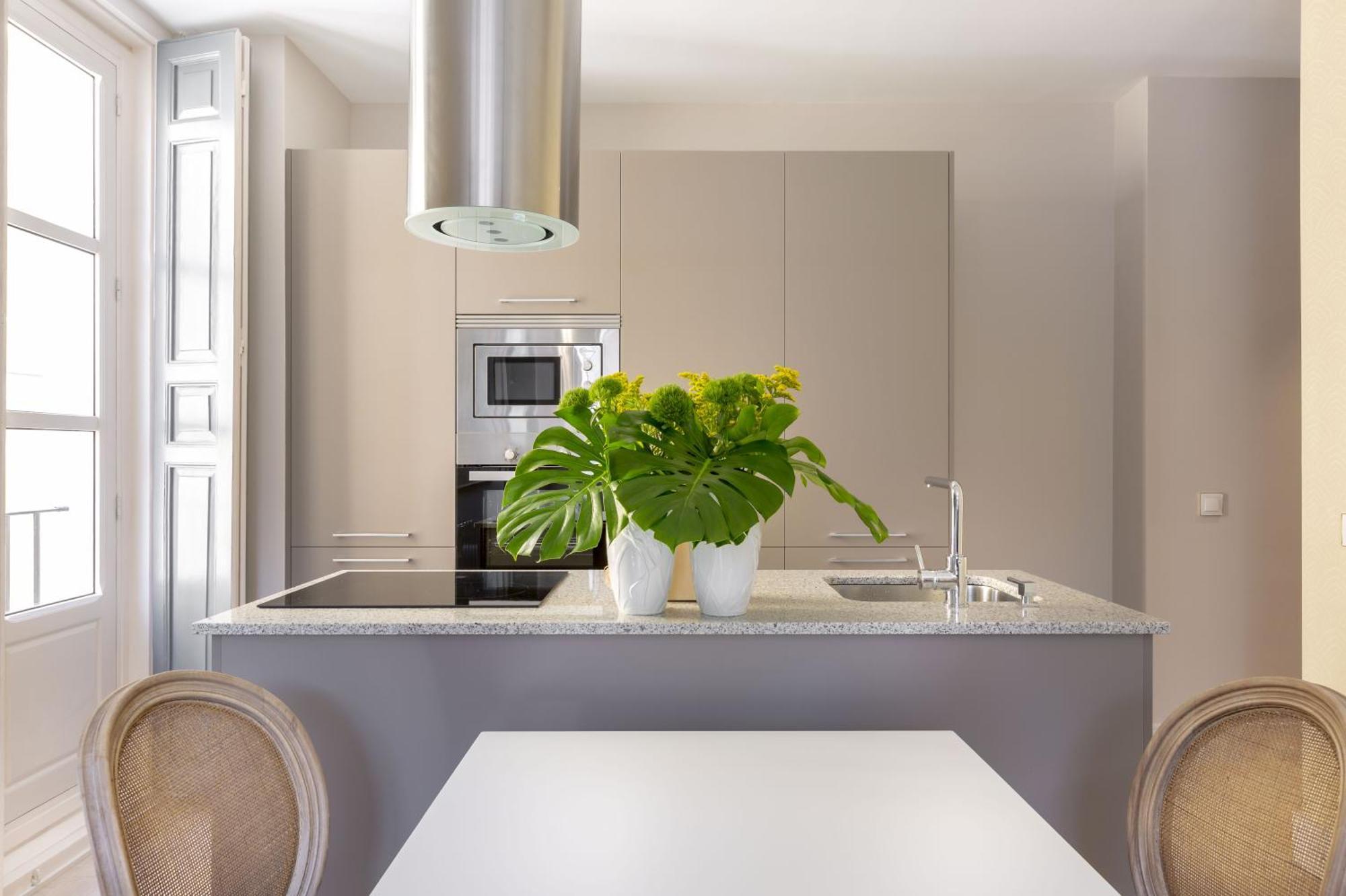 Precioso Apt En La Plaza De La Paja Latina Мадрид Екстериор снимка