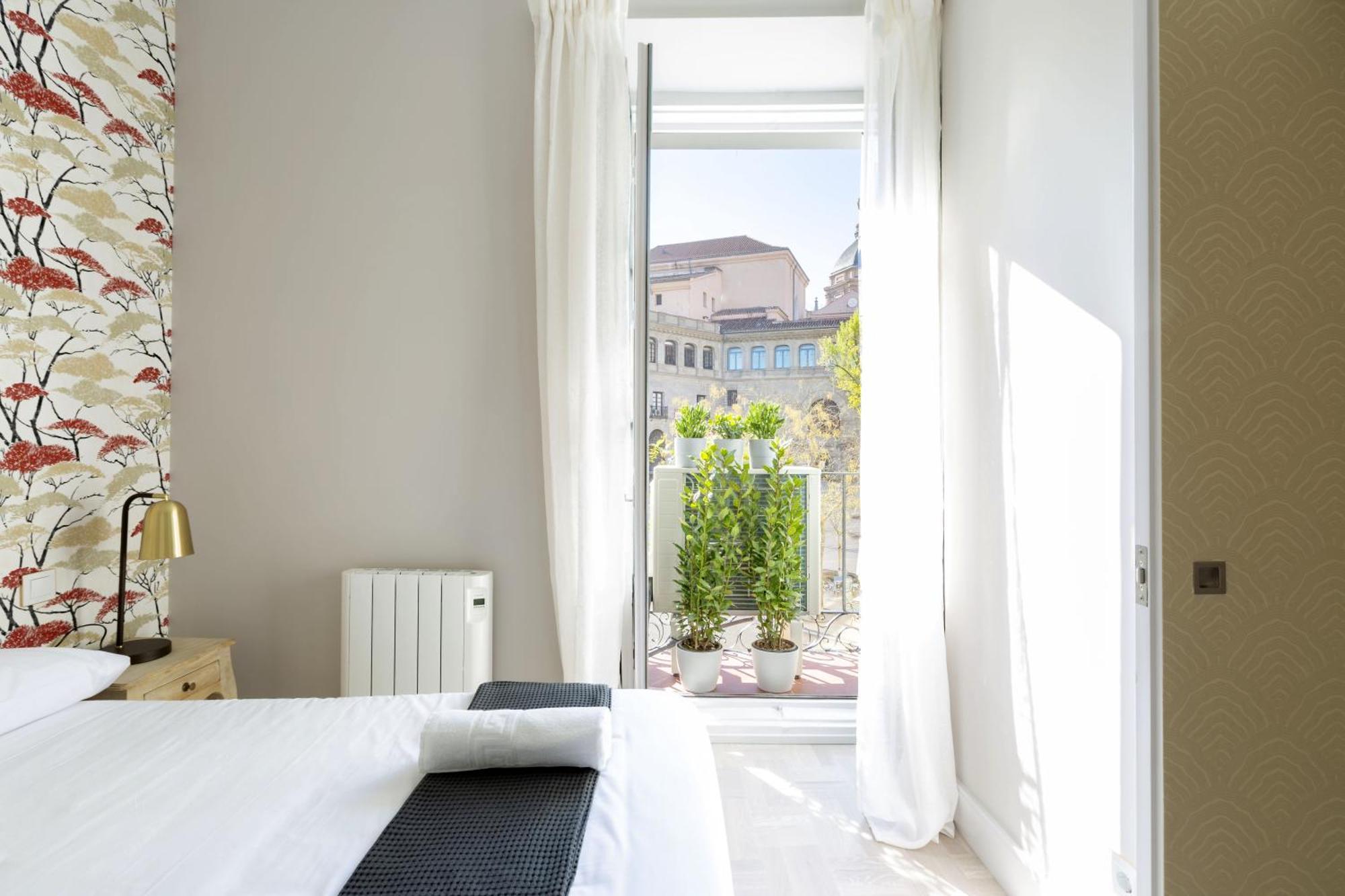 Precioso Apt En La Plaza De La Paja Latina Мадрид Екстериор снимка